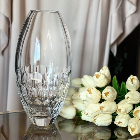 ♥️ WATERFORD
CRYSTAL MONIQUE LHUILLIER ATELIER
10.5" VASE, excellent condition. - Picture 7 of 9